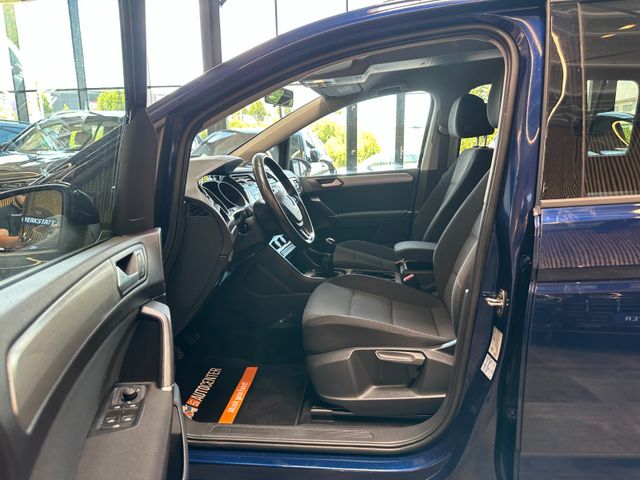 MYAUTOCENTER – Gebraucht- und Jahreswagen mit Werkstattservice in Pfaffenhofen Volkswagen Touran *1.HAND*Tempo*Klima*AHK*PDC*
