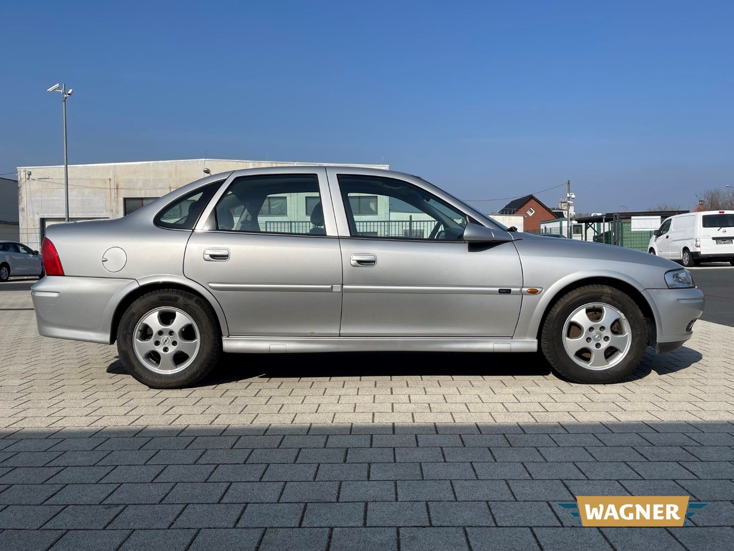 Fahrzeugabbildung Opel Vectra B Edition 100
