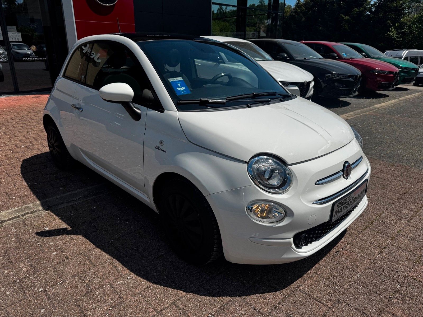 Fahrzeugabbildung Fiat 500 1.0 Launch Edition Glasdach Carplay Klima