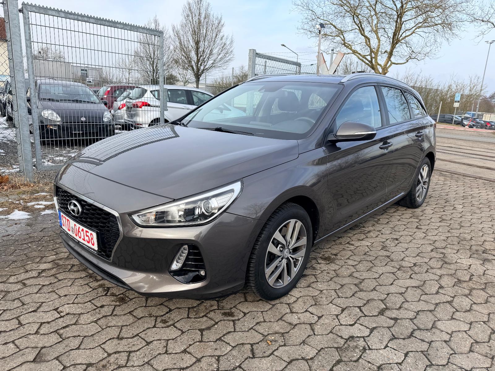 Hyundai i30 cw Trend*SHZ*Temp.*Lenkradheizung*2.Hand*