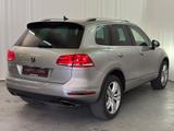 Volkswagen Touareg 3.0 V6 TDI AHK LM20 RNS850 - silberne Volkswagen Touareg