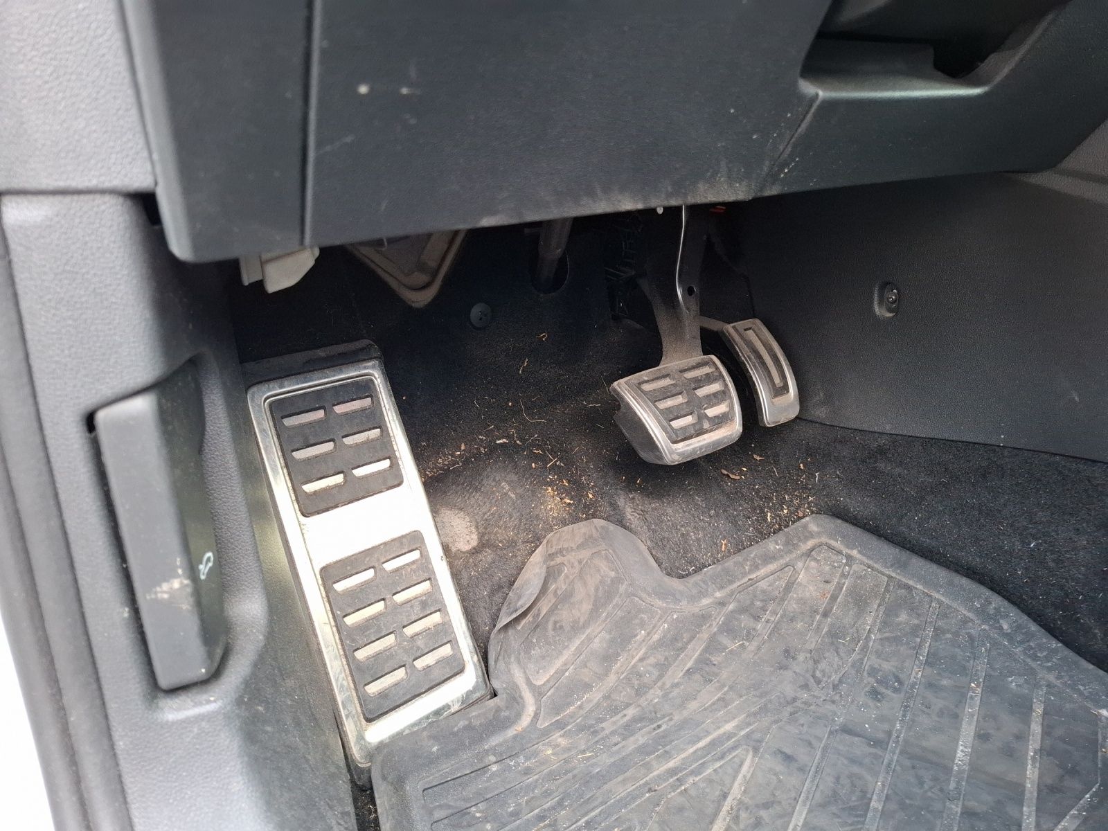Fahrzeugabbildung Volkswagen Golf VIII GTD LEDplus Navi AID ACC PDC SH 19"