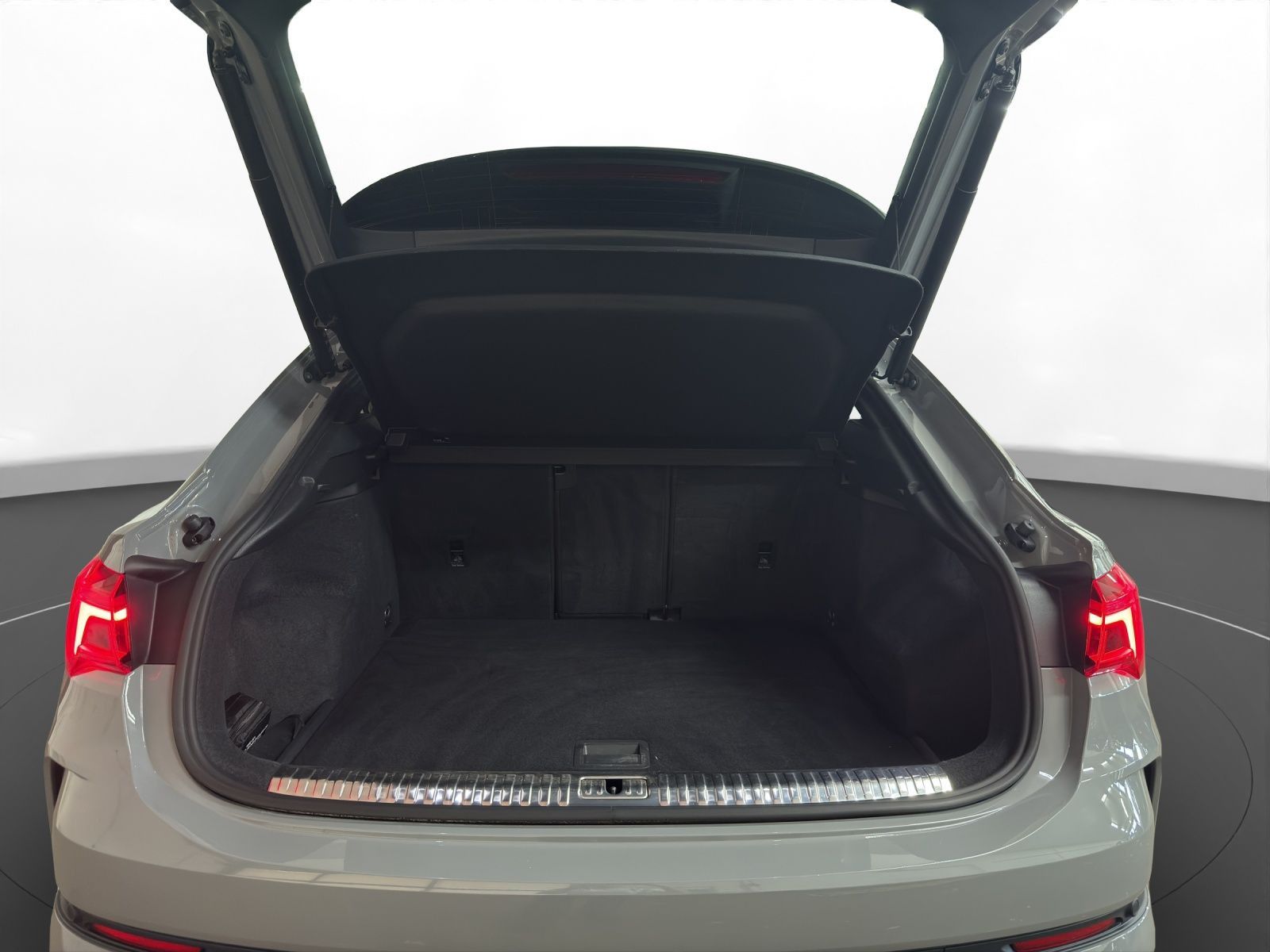 Audi RSQ3 - Bild 22