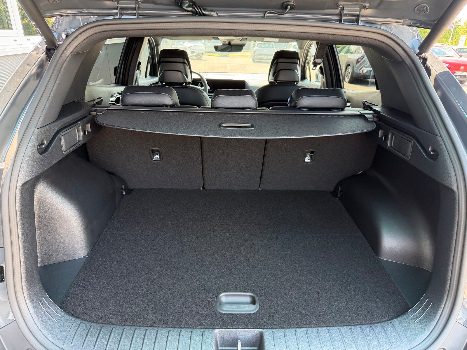 Fahrzeugabbildung Kia Sportage 1.6T 2WD DCT BLACK ED SD