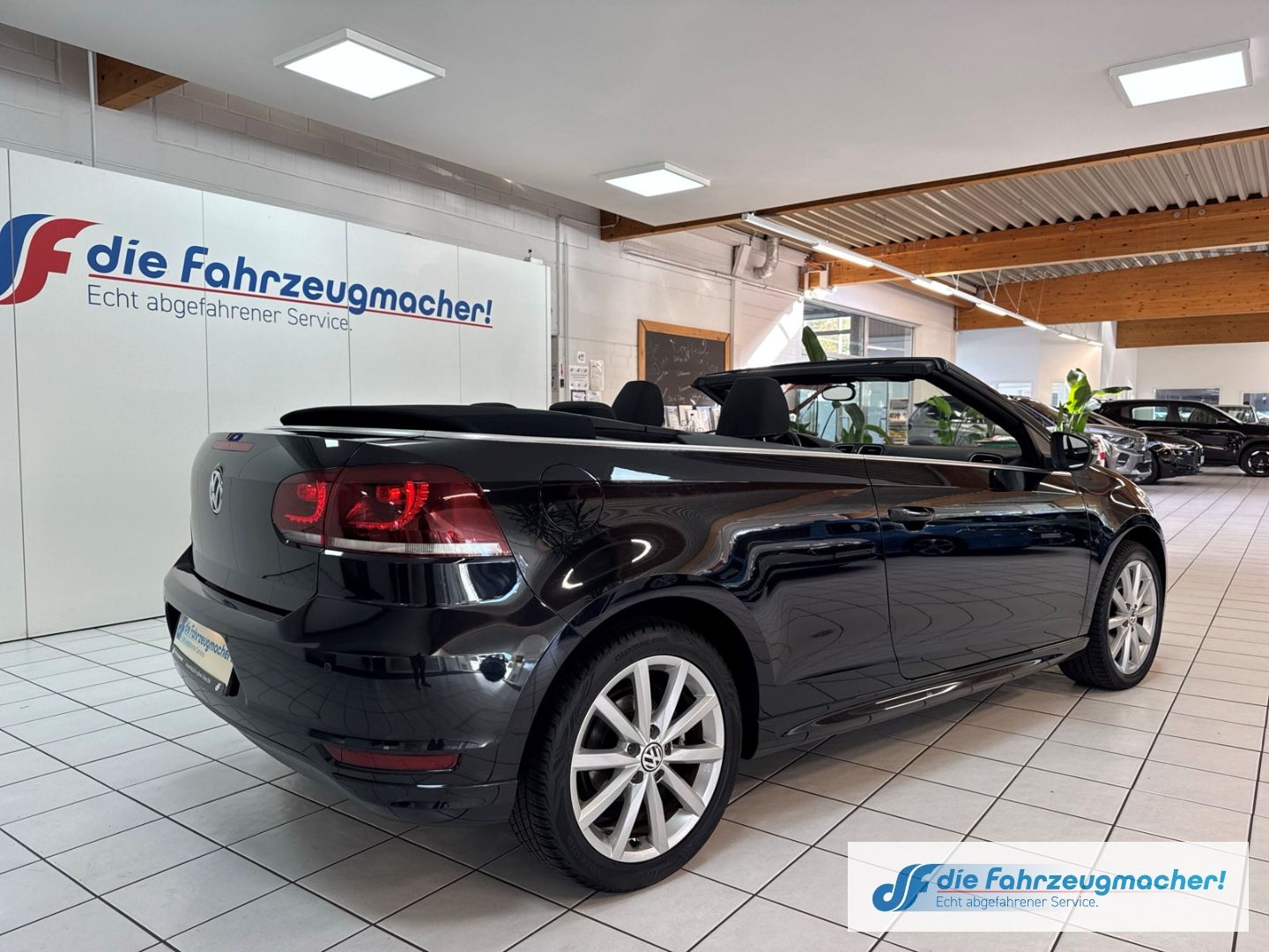 Fahrzeugabbildung Volkswagen Golf VI Cabriolet Lounge BMT Navi Dyn. Kurvenlic
