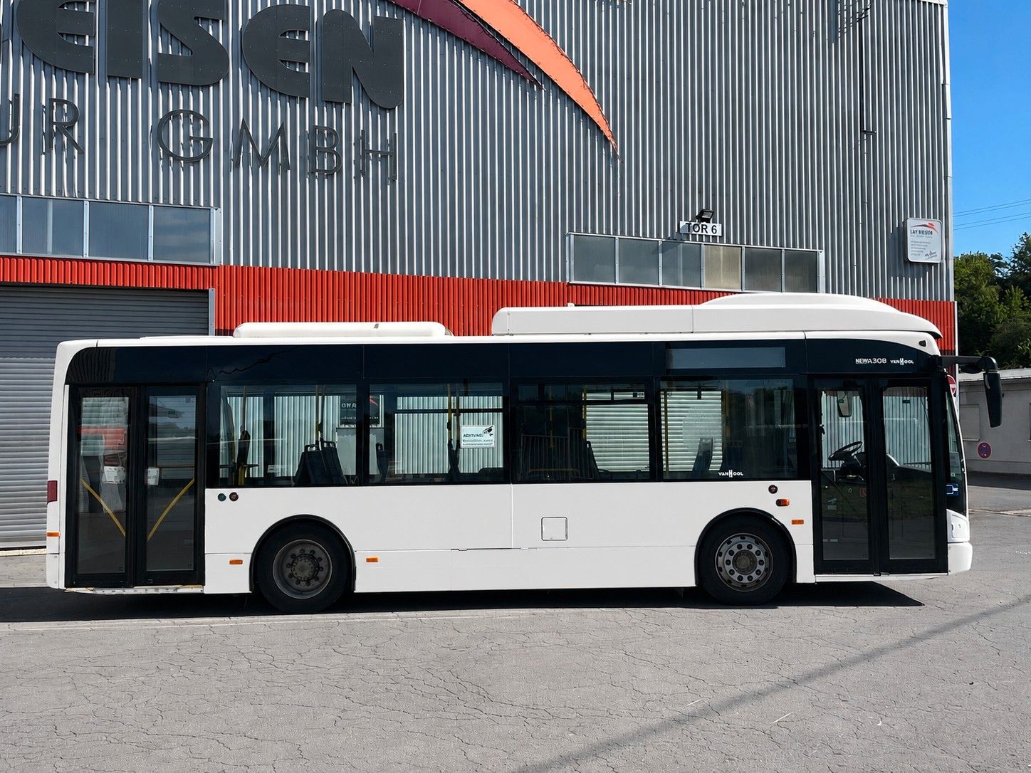 VANHOOL  2013 - Image 1 of 32