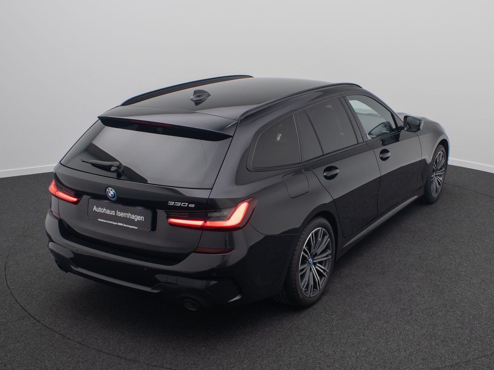 Fahrzeugabbildung BMW 330e M Sport Kamera HUD DAB Laser HiFi Alarm 18"