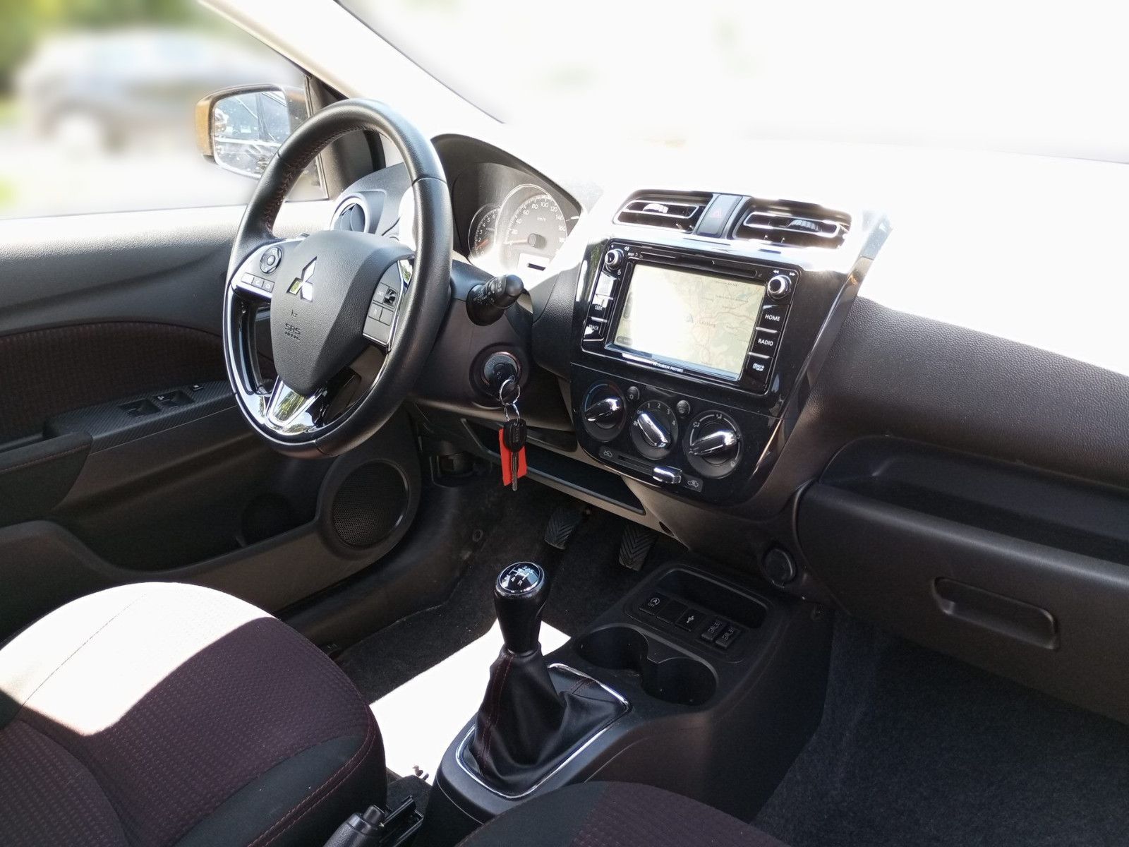 Fahrzeugabbildung Mitsubishi Space Star 1,2 Spirit+ Black Navi Sitzheizung