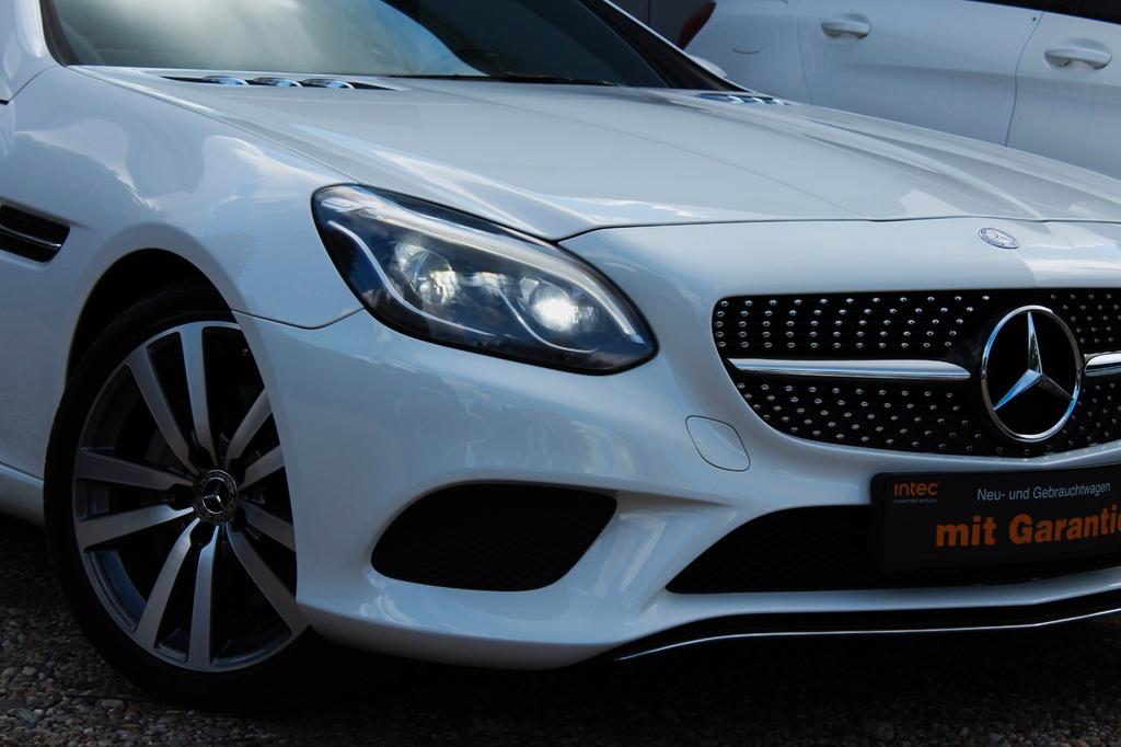 Mercedes-Benz SLC 300