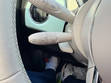 Fahrzeugabbildung Fiat 500 Lounge S&S Dualogic PDC Pano CarPlay uvm