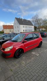 Renault Scenic 2 - Renault Scenic aus 2006 mit Diesel-Antrieb