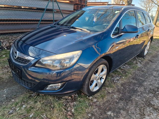 Opel Astra J Lim. 5-trg. Active