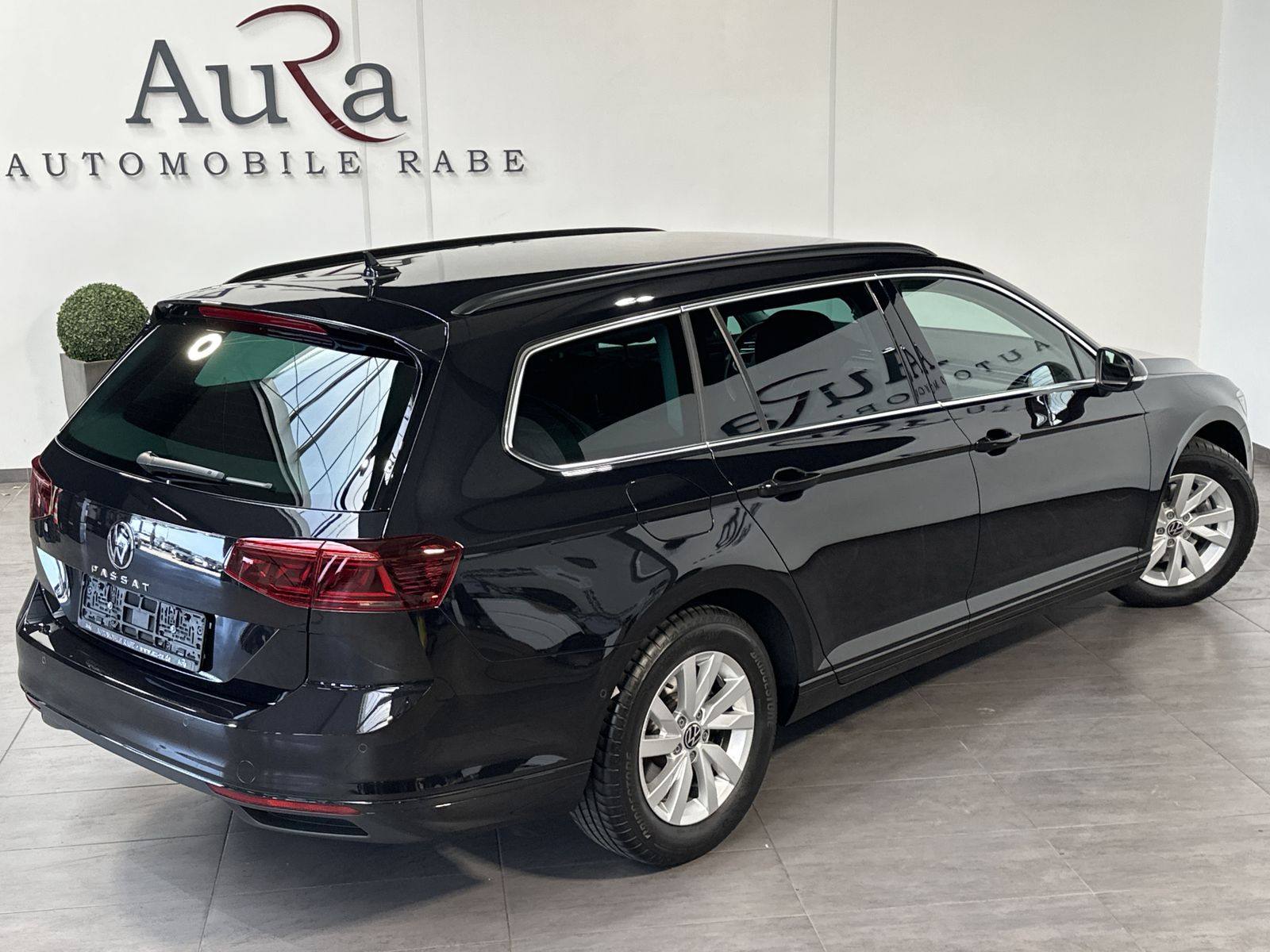 Fahrzeugabbildung Volkswagen Passat Variant Business NAV+IQ-LIGHT+DIGDISPLAY