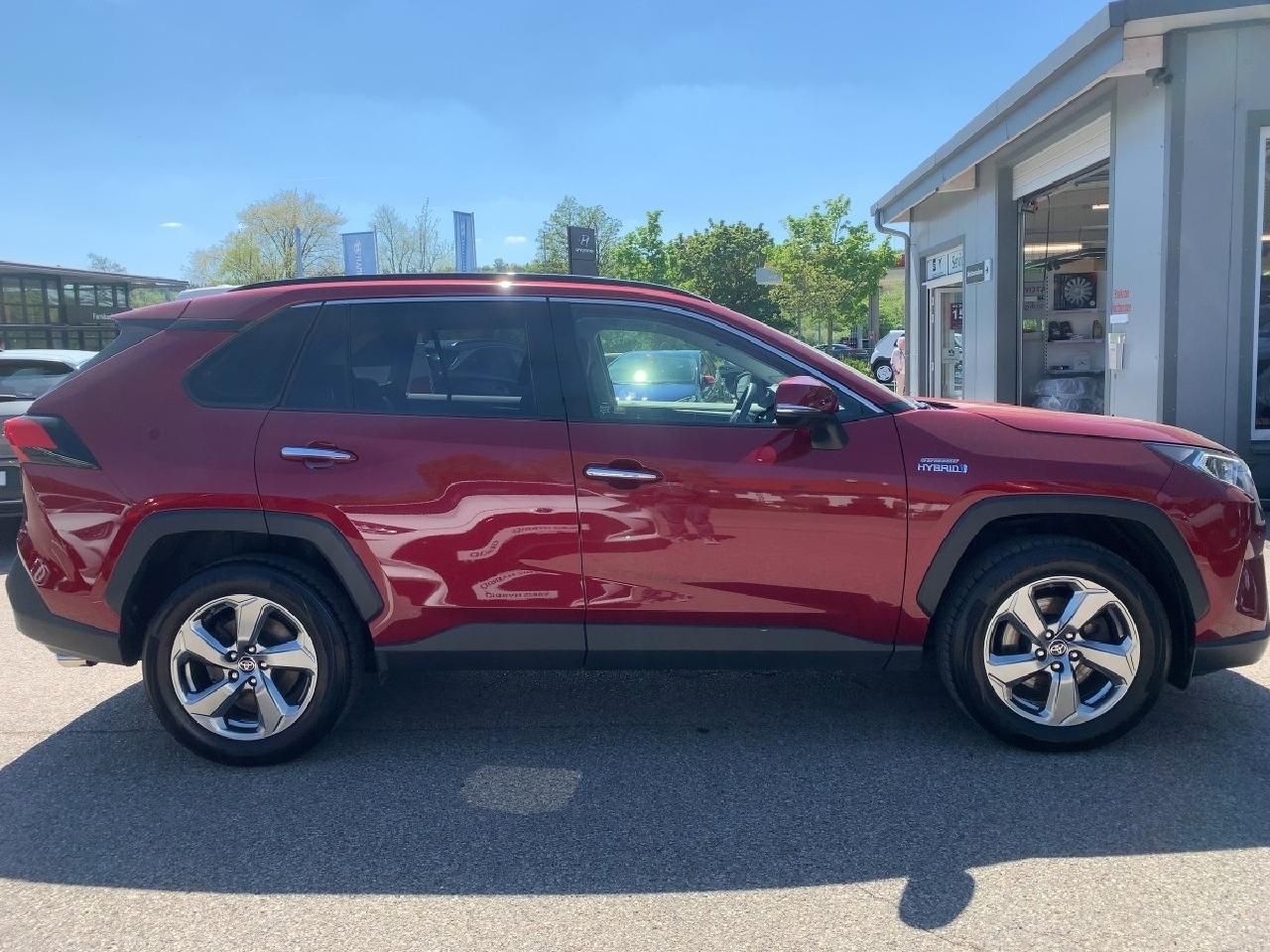 Fahrzeugabbildung Toyota RAV 4 2,5l Hybrid 4x4 Lounge