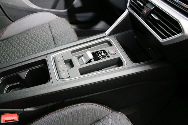Fahrzeugabbildung SEAT Leon 1.5 eTSI FR