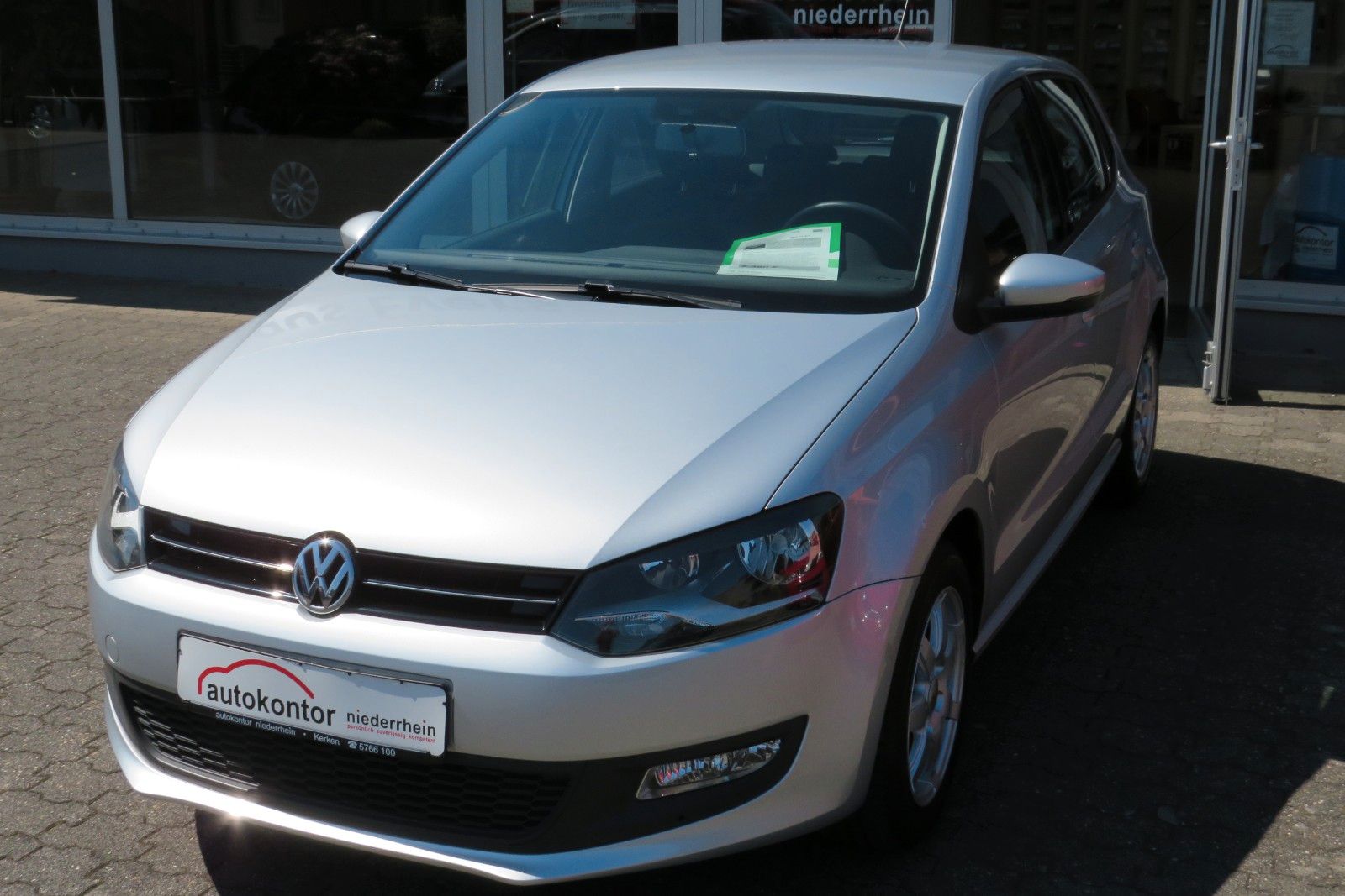 Fahrzeugabbildung Volkswagen Polo V Comfortline KLIMA RADIO SCHECKHEFT