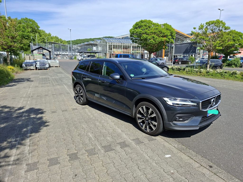 Image of Volvo V60 Cross Country
