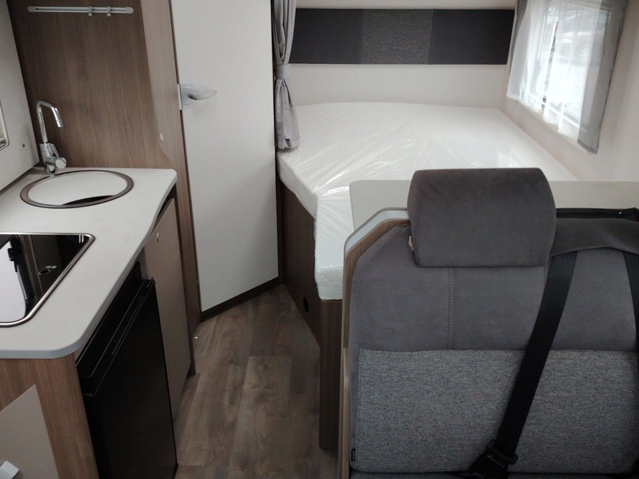 Fahrzeugabbildung Carado T135 PRO+ Markise Modell 2026