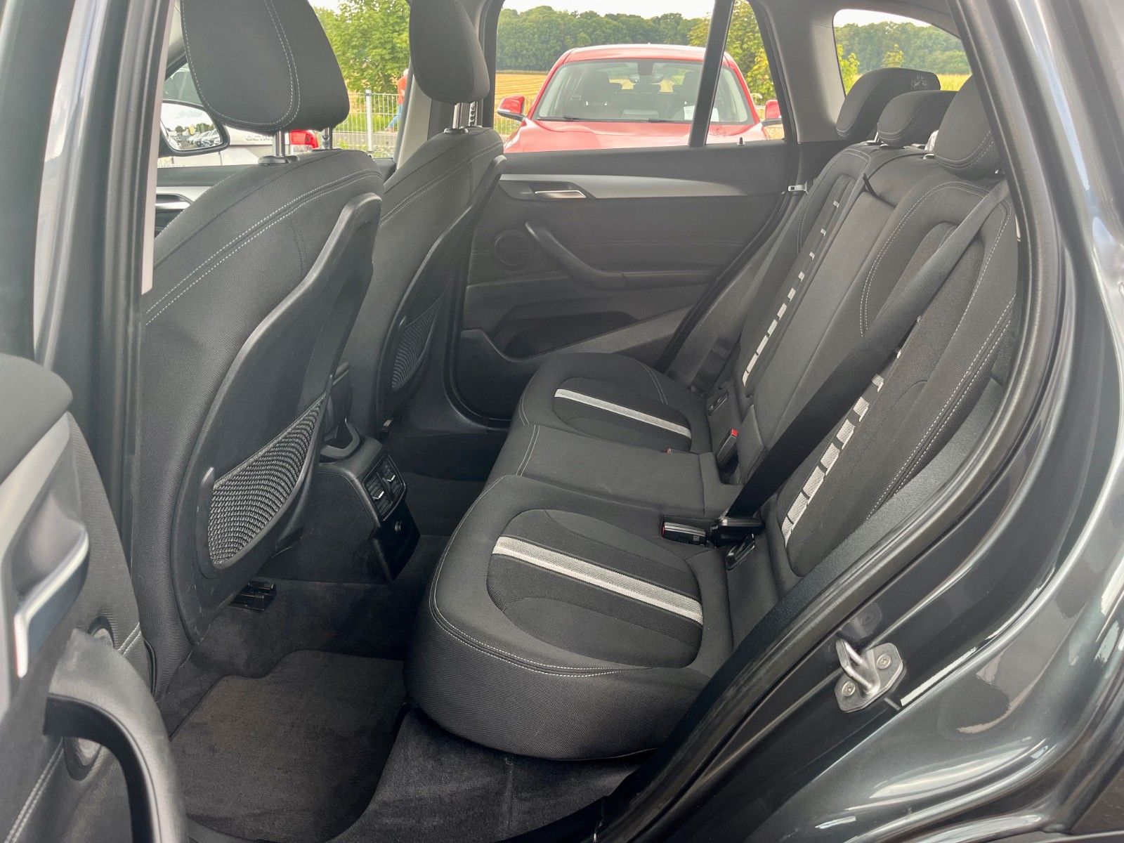 Fahrzeugabbildung BMW X1 sDrive18d Advantage Navi Tempomat SPORTSITZE