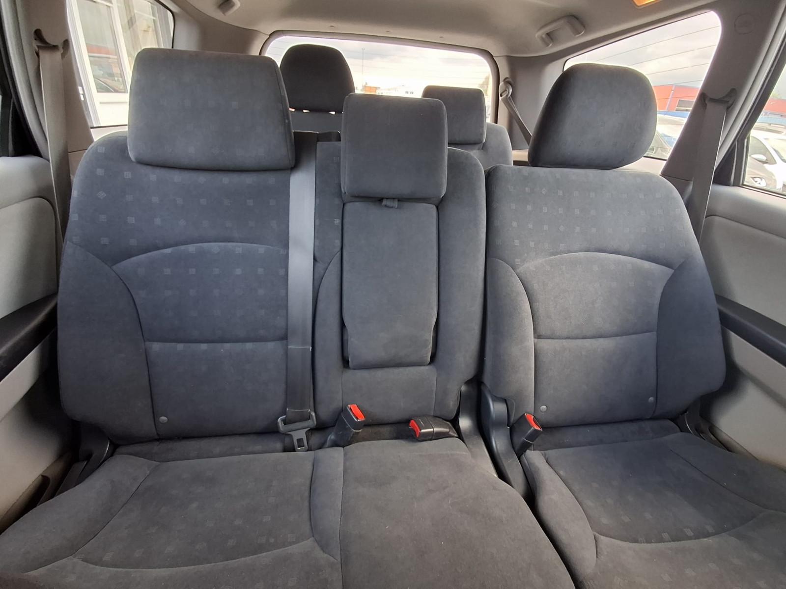 Mitsubishi Grandis 2005 — photo 11