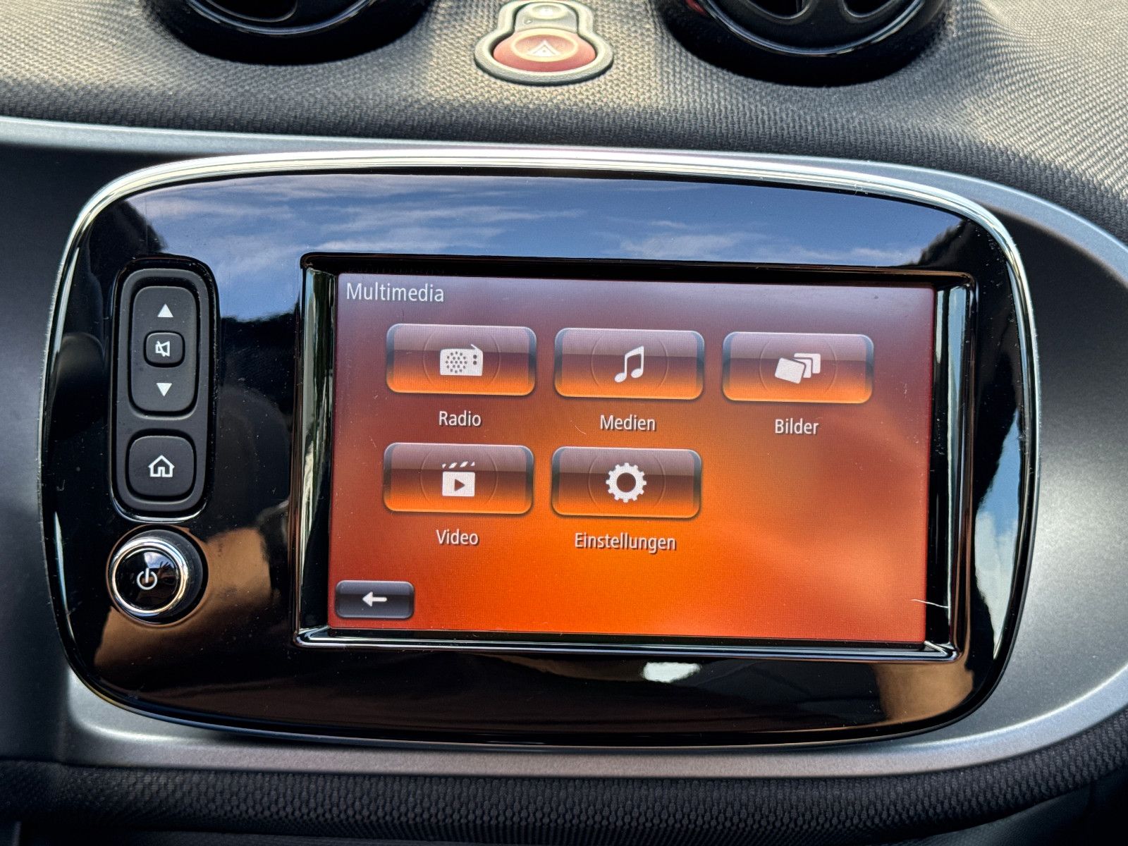 Fahrzeugabbildung Smart ForFour 66KW PRIME EXCLUSIVE PANO NAVI LED VOLL