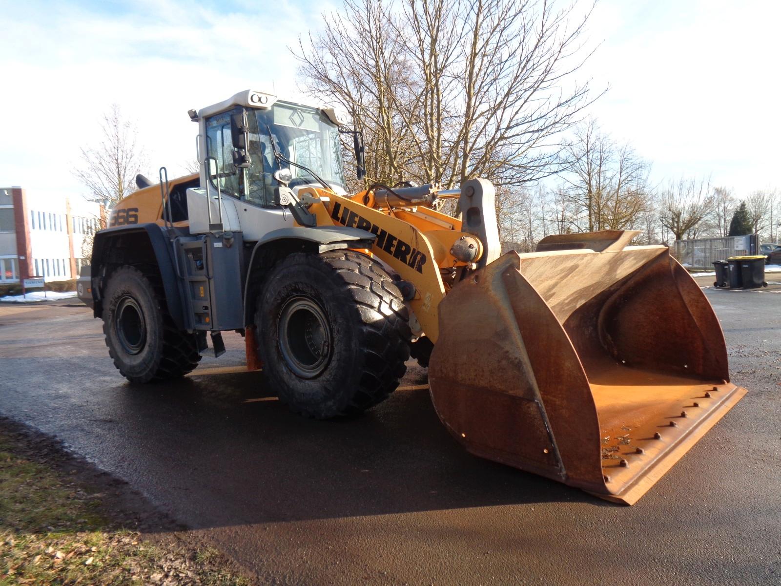 Liebherr L 566 xPower