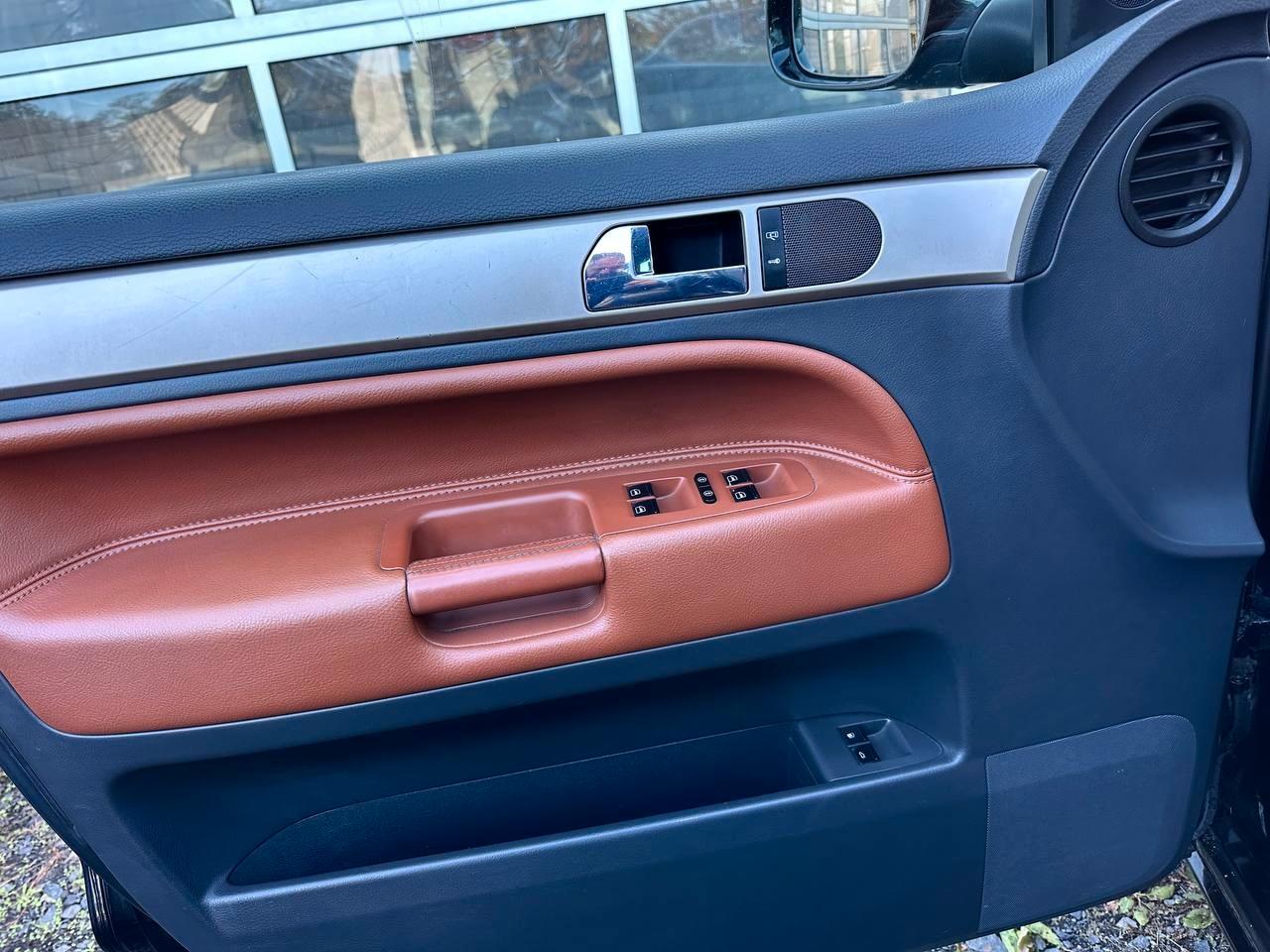 Volkswagen Touareg 2009 — photo 17