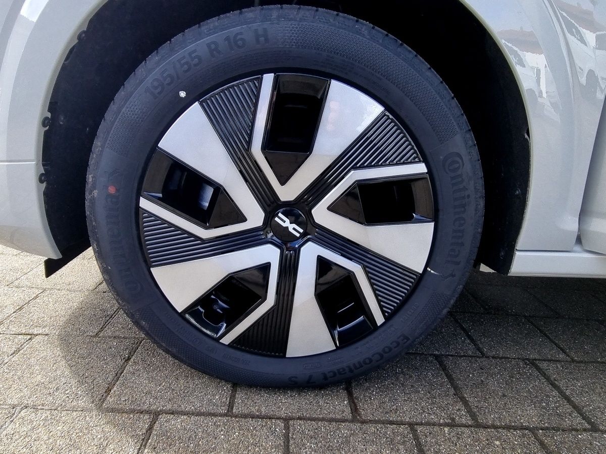 Fahrzeugabbildung Dacia Sandero Expression TCe 100