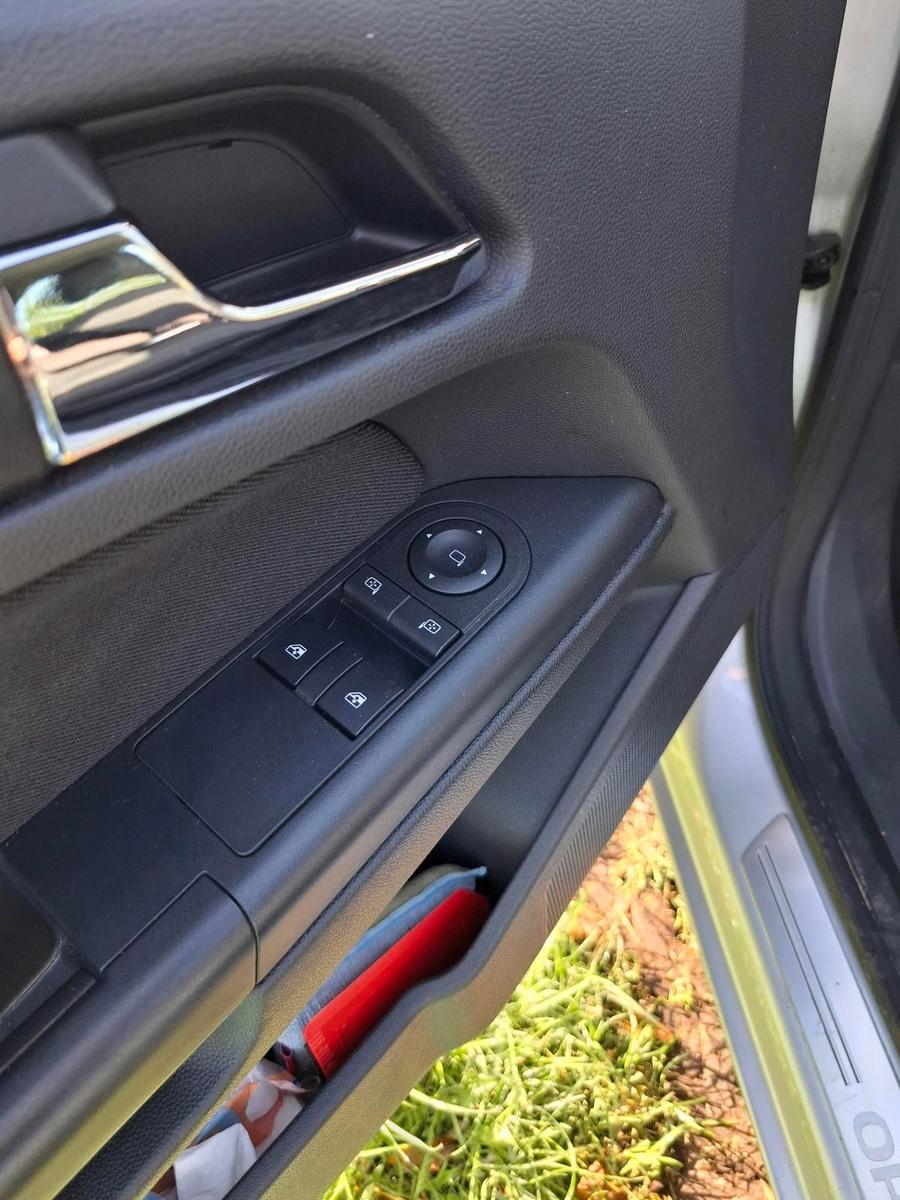 Opel Astra 2011 — photo 6
