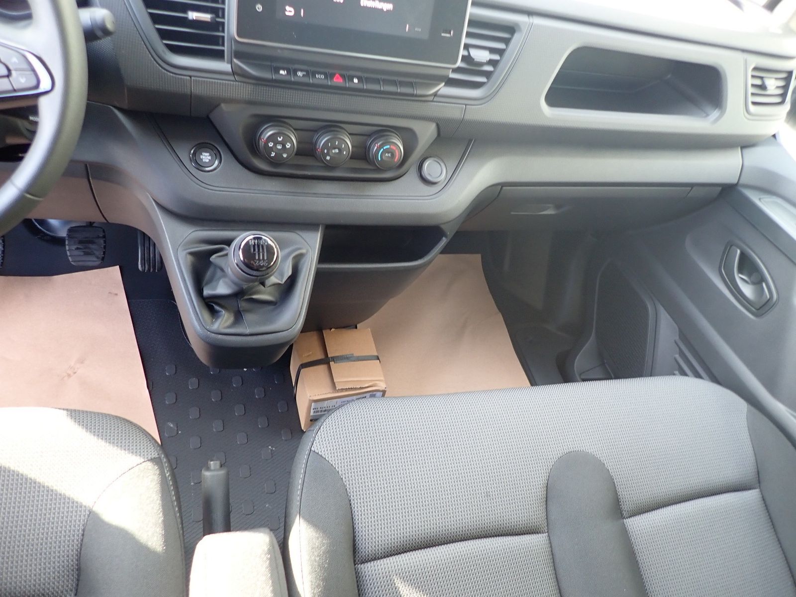 Fahrzeugabbildung Renault Trafic Lkw Komfort L1H1 3,0t Blue dCi 130 MY25