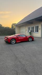Ferrari F8 Tributo / Lift / JBL / Display / Carbon /Mwst - Ferrari F8 aus 2023