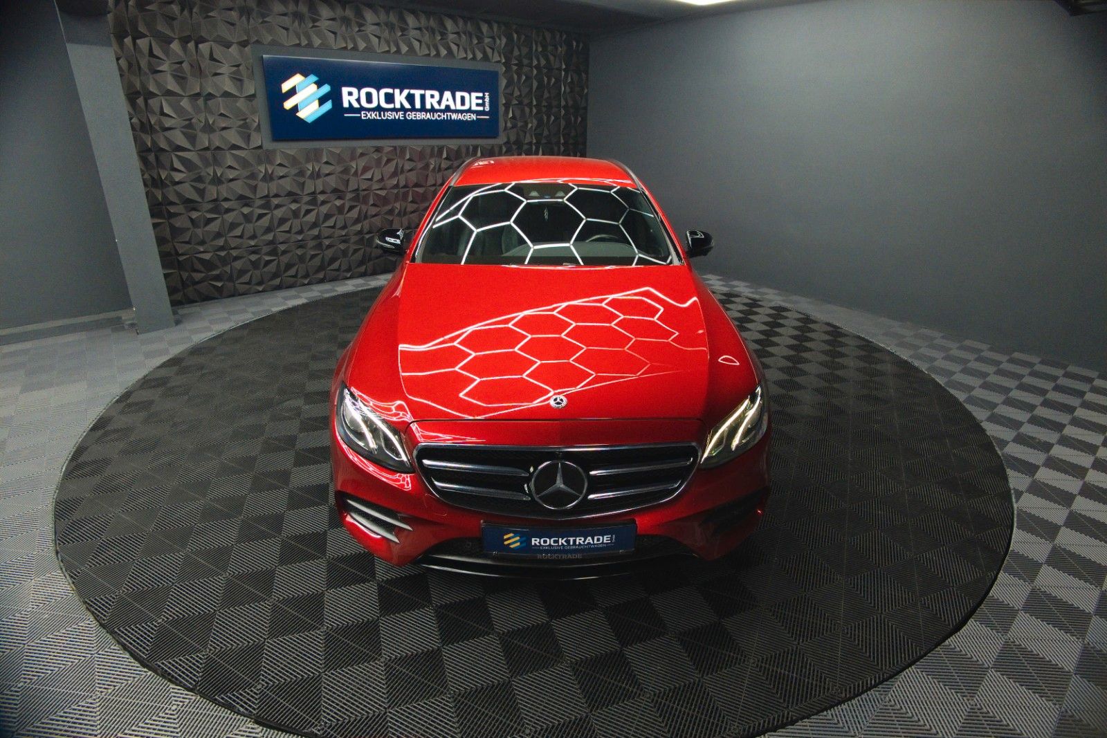 Fahrzeugabbildung Mercedes-Benz E 400d T 4Matic AMG Night-Paket ACC Widescreen