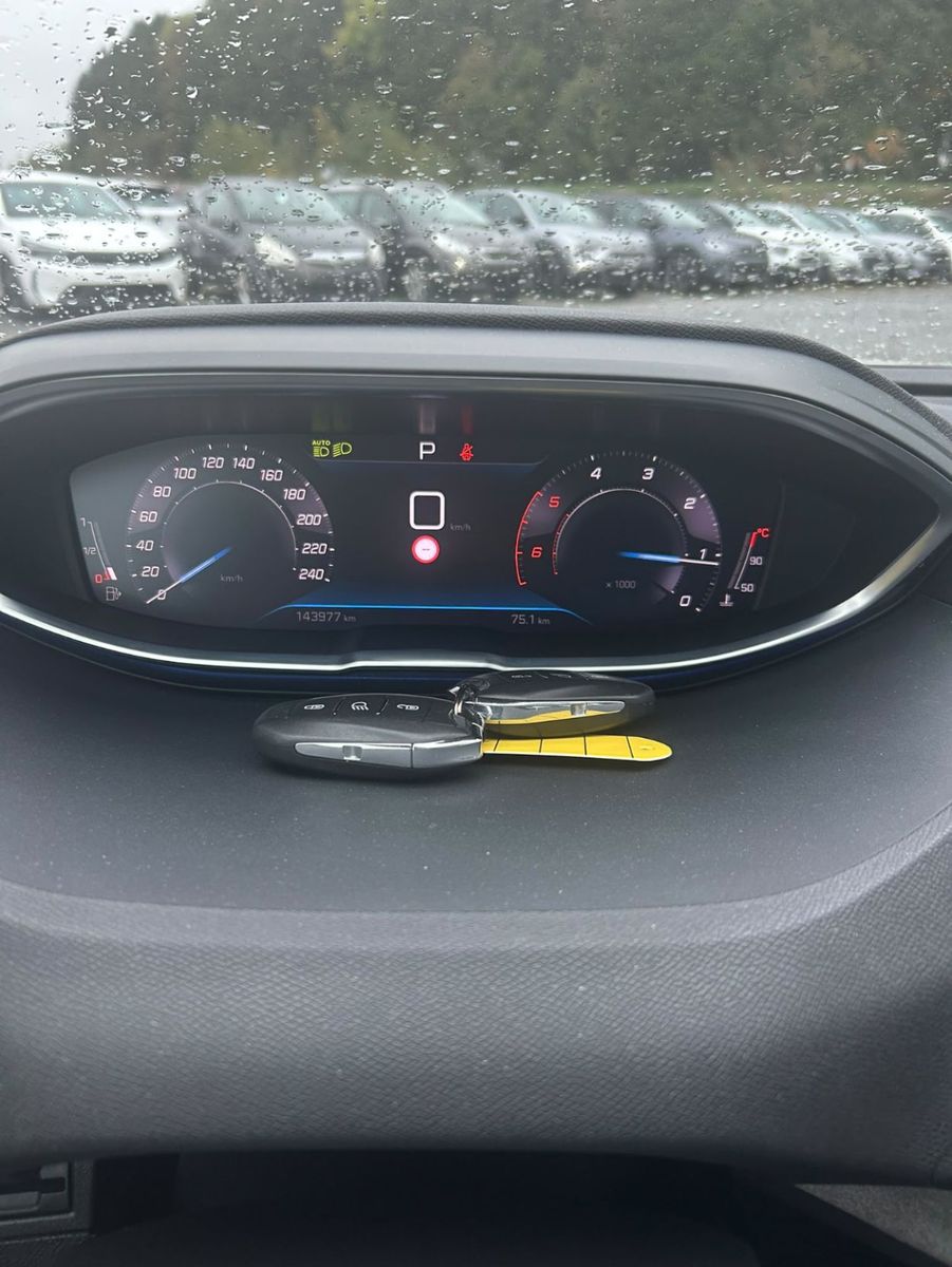 Peugeot 5008 1.5 hdi GT Line