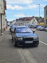BMW e46 330i - BMW 330 Limousine E46 330i mit Benzin-Antrieb