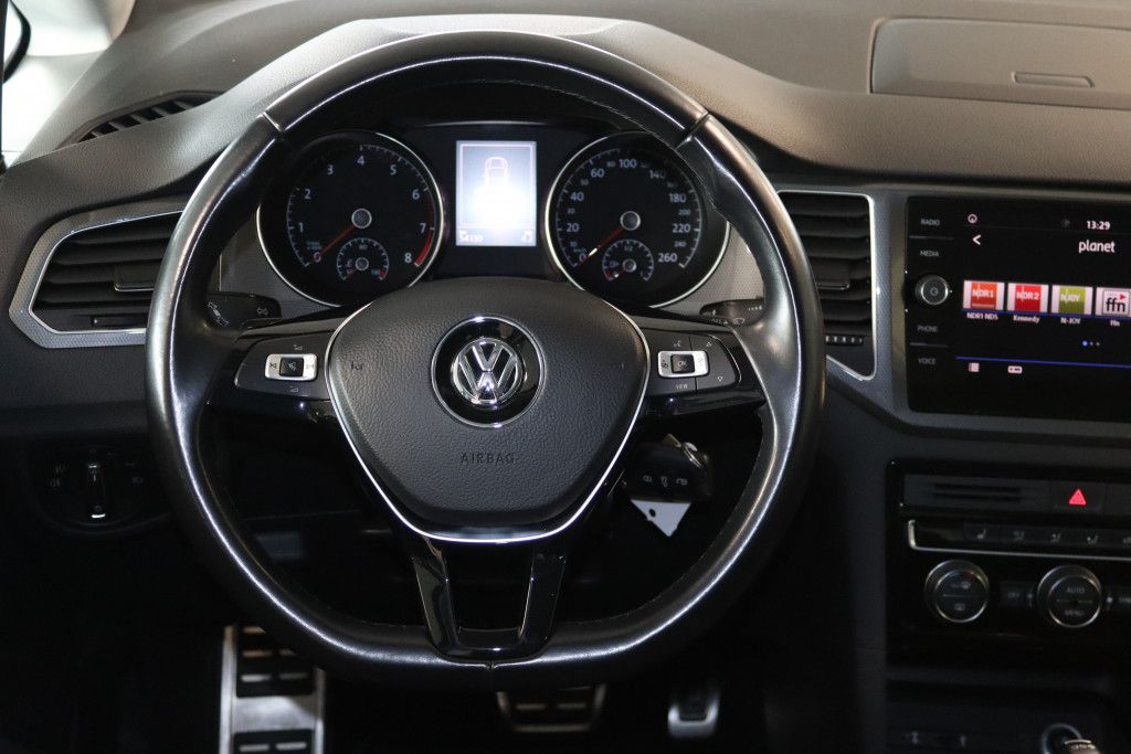 Fahrzeugabbildung Volkswagen Golf Sportsvan 1.0 TSI DSG Join-Apps-Navi-LED-