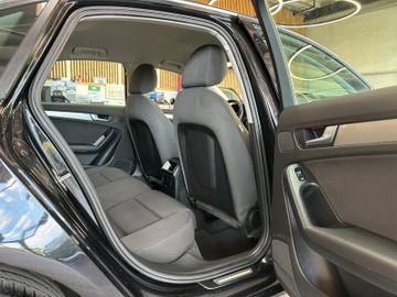 MYAUTOCENTER – Gebraucht- und Jahreswagen mit Werkstattservice in Pfaffenhofen Audi A4 *AHK*TEMPO*PDC*SitzH*