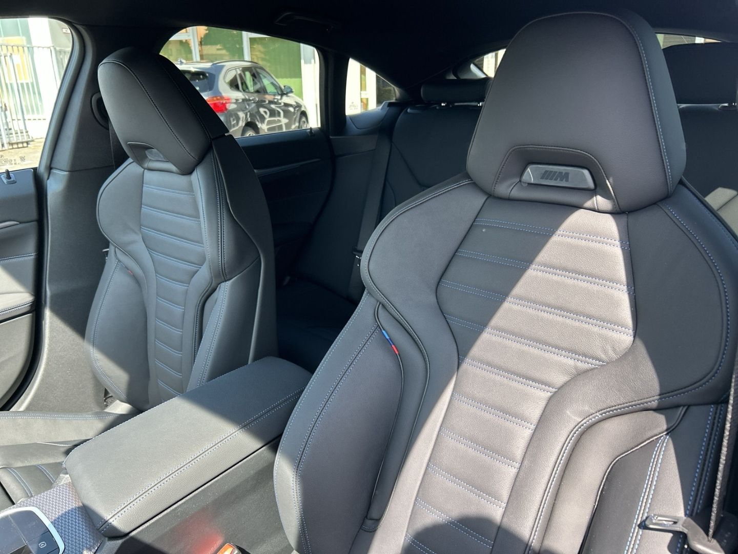 Fahrzeugabbildung BMW i4 eDrive35 Gran Coupe M Sport Harman/Kardon 19'