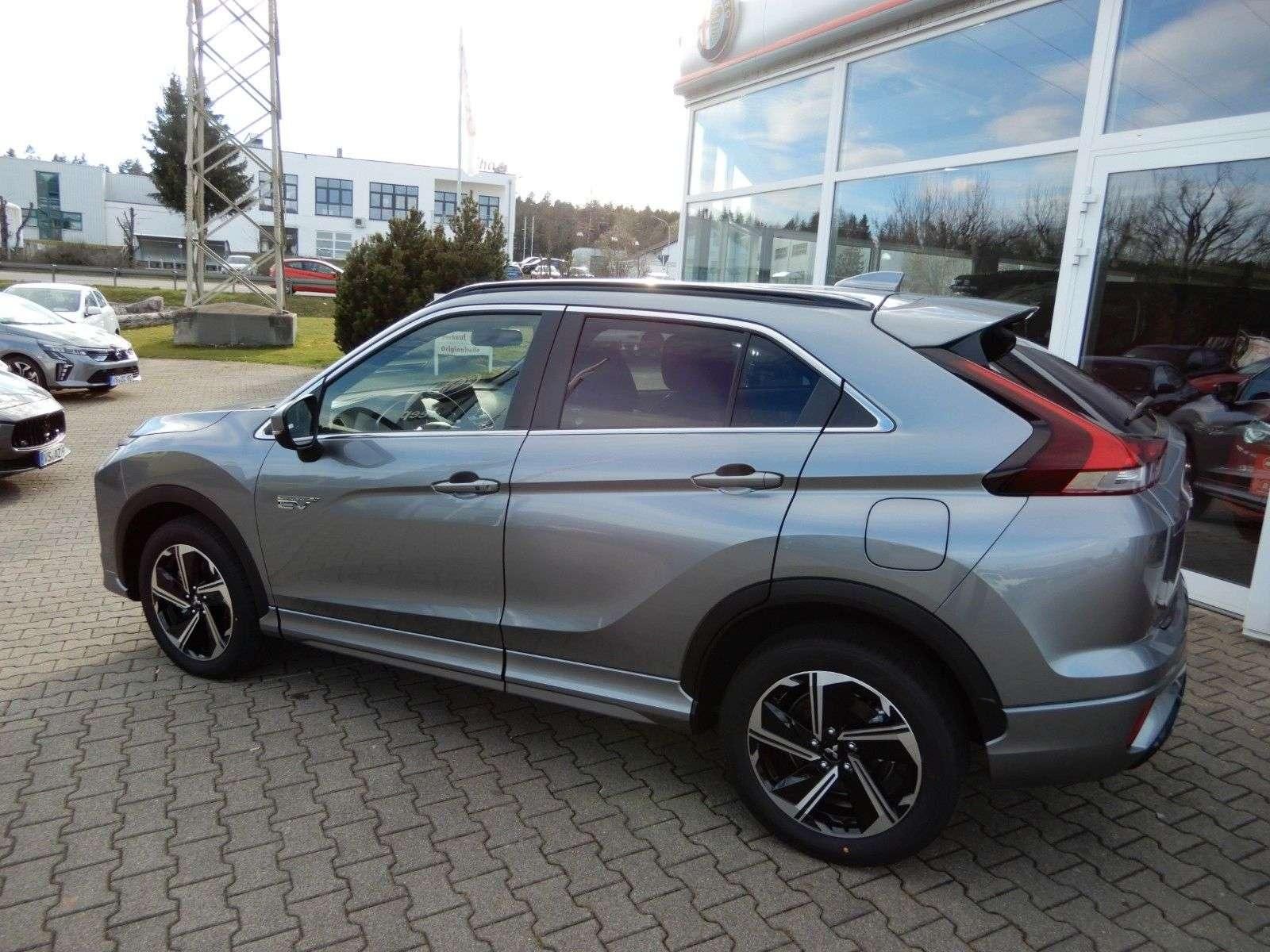 Fahrzeugabbildung Mitsubishi Eclipse Cross 2.4 PHEV SELECT 4WD Navi LED