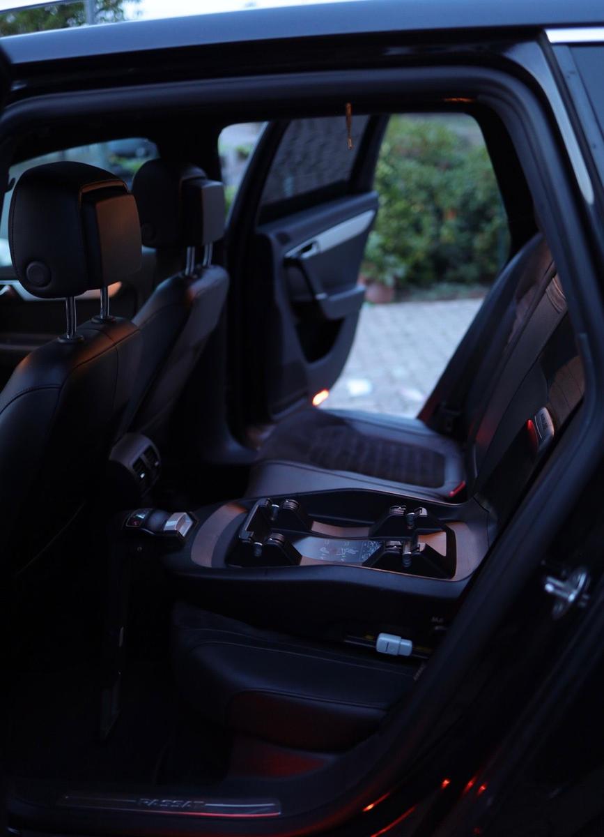 Volkswagen Passat 2012 — photo 10