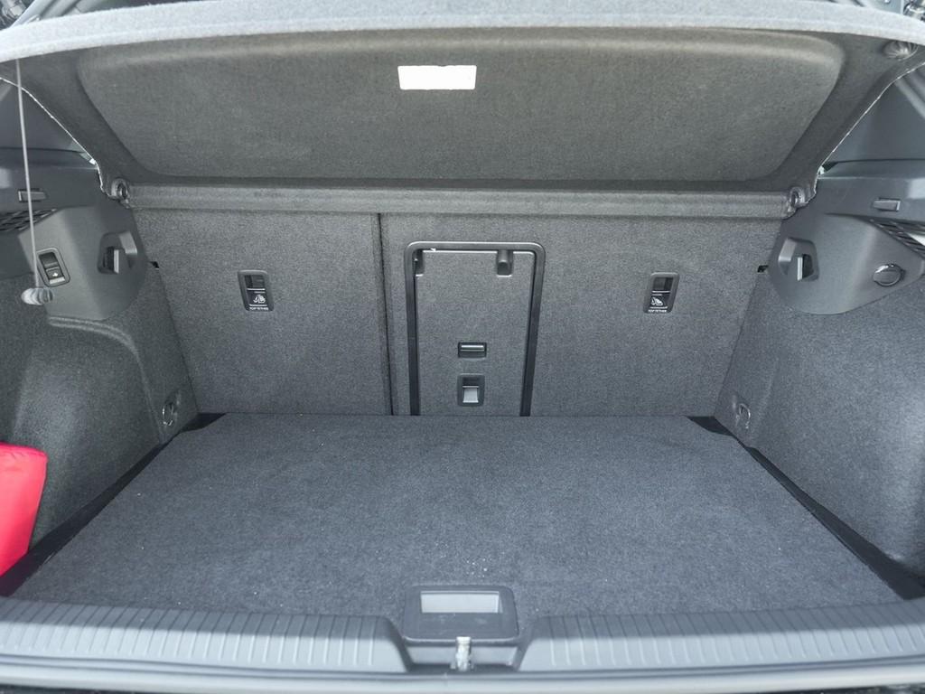 Volkswagen Golf 1.5 eTSI R-Line *IQ-Light*AHK*Kessy*18"Berg, миниатюра 6