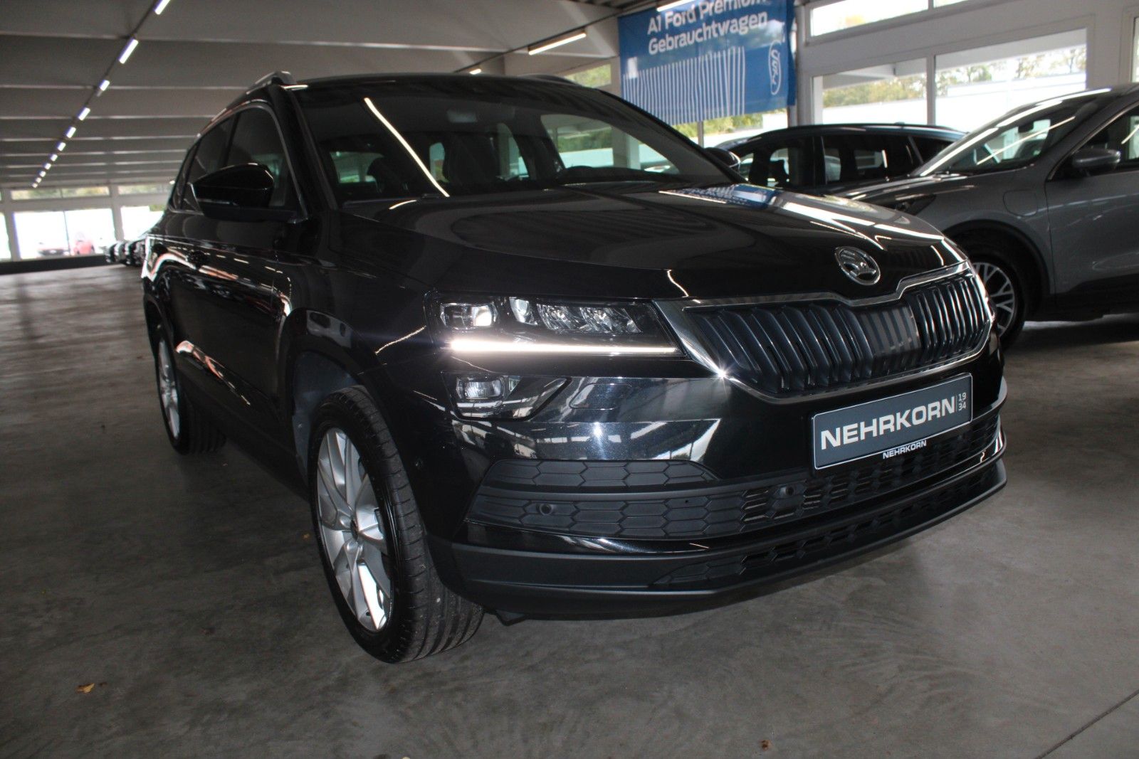 Fahrzeugabbildung SKODA Karoq 1.5 TSI ACT DSG Style LED AHK NAVI WinterP