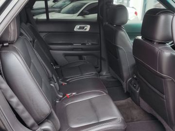 Ford Explorer - 12