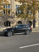 BMW X1 xDrive20d M *** PANORAMA DACH*SPORTPAKET M - BMW X1: Xdrive20d M Sport