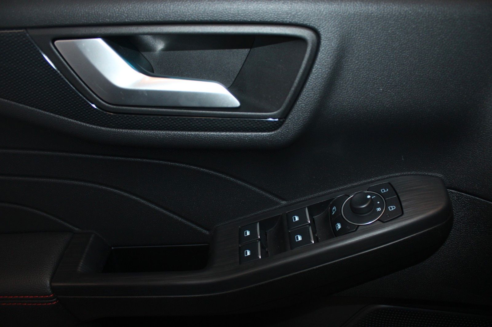 Fahrzeugabbildung Ford Kuga ST-Line X LED B&O HUD ACC WinterPaket Panod
