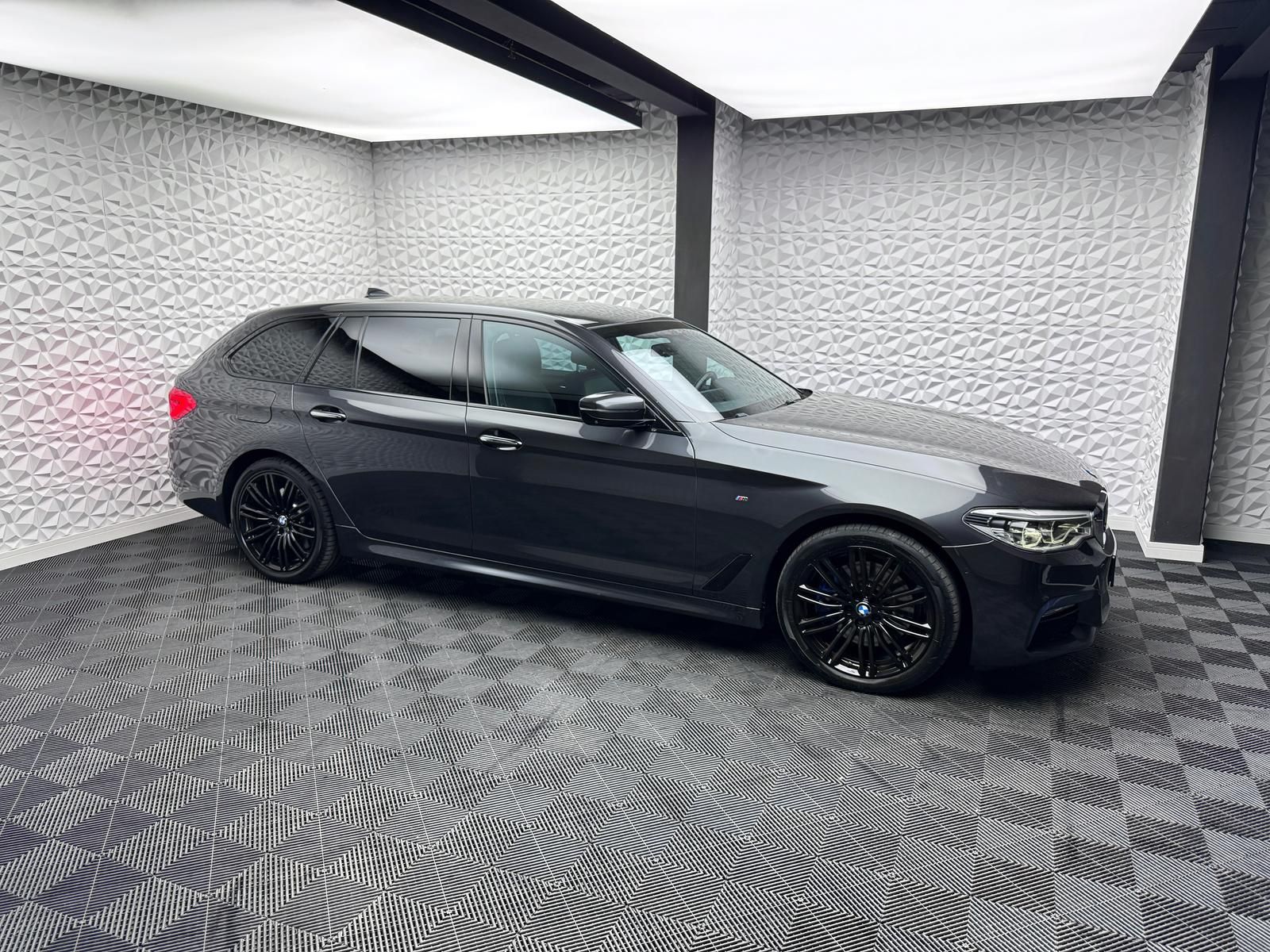 Fahrzeugabbildung BMW d*XDR*M-PAKET*H&K*STANDHZ*MASSAGE*360°HUD*AHK