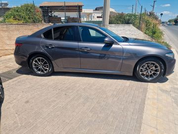 Alfa-Romeo Giulia - 4