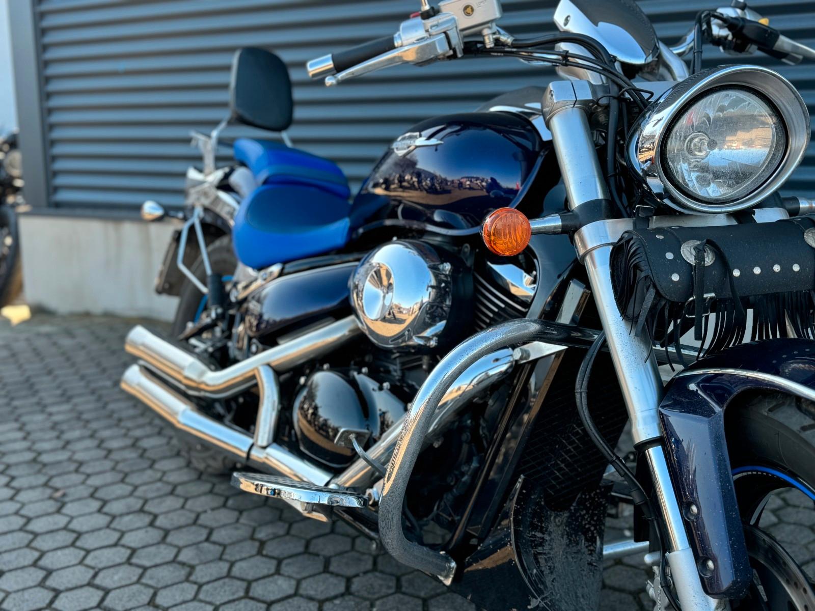 Suzuki M800 TOP, Auspuffanlage, Fußrastenumbau