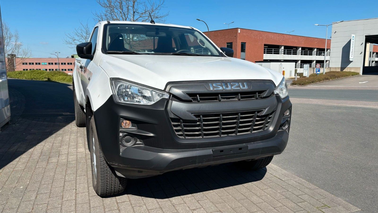 Isuzu D-Max 1.9 SC DSL 2026 *FOR EXPORT OUT OF EU* imagem 2