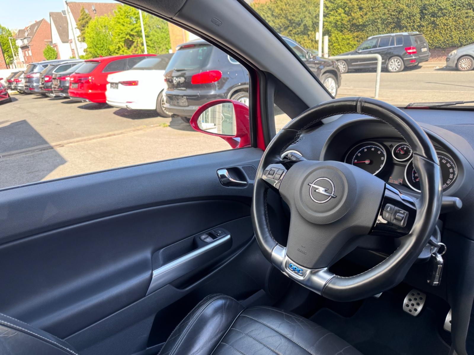 Opel Corsa D OPC RECARO-SITZE,NAVI,LEDER,GEPFLEGT