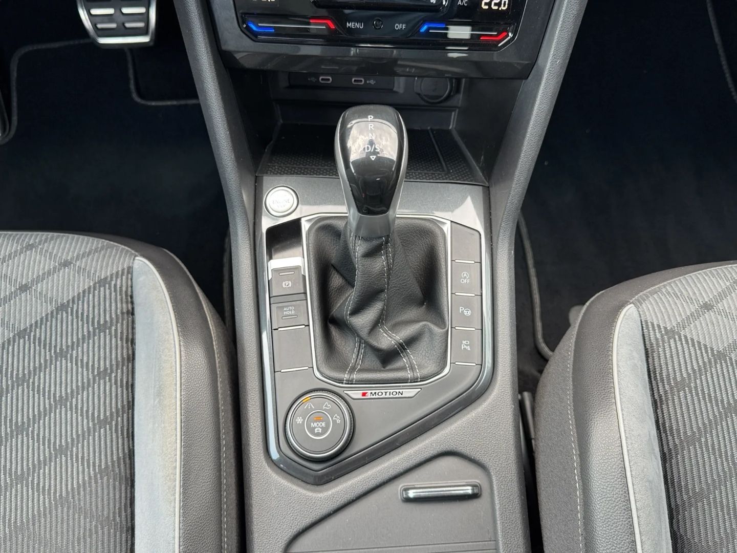 Tiguan 2.0 TDI 4MOTION R-LINE *AHK*MATRIX*